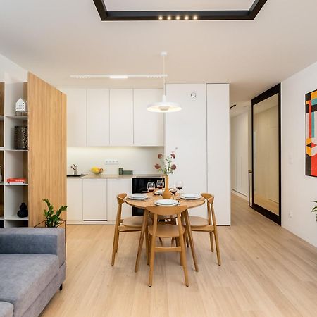 Apartment Old Town Krowoderska With Free Underground Garage คราคูฟ ภายนอก รูปภาพ